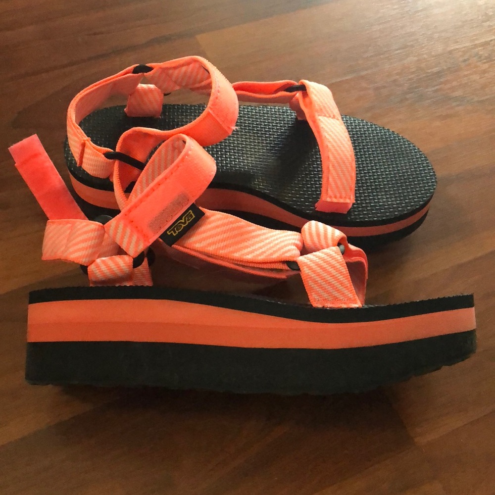 LIKE NEW flatform tevas